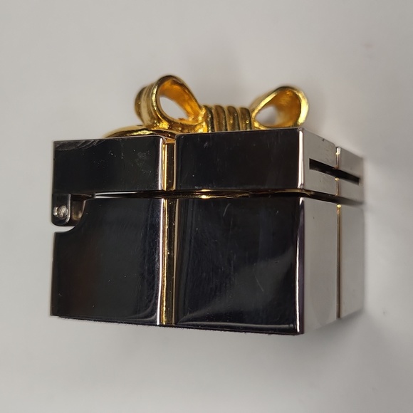 Present Box - Picture 4 of 8